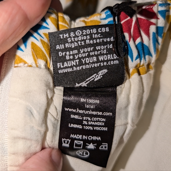 NWT Star Trek Starfleet Delta insignia sunburst skirt. - Picture 6 of 9